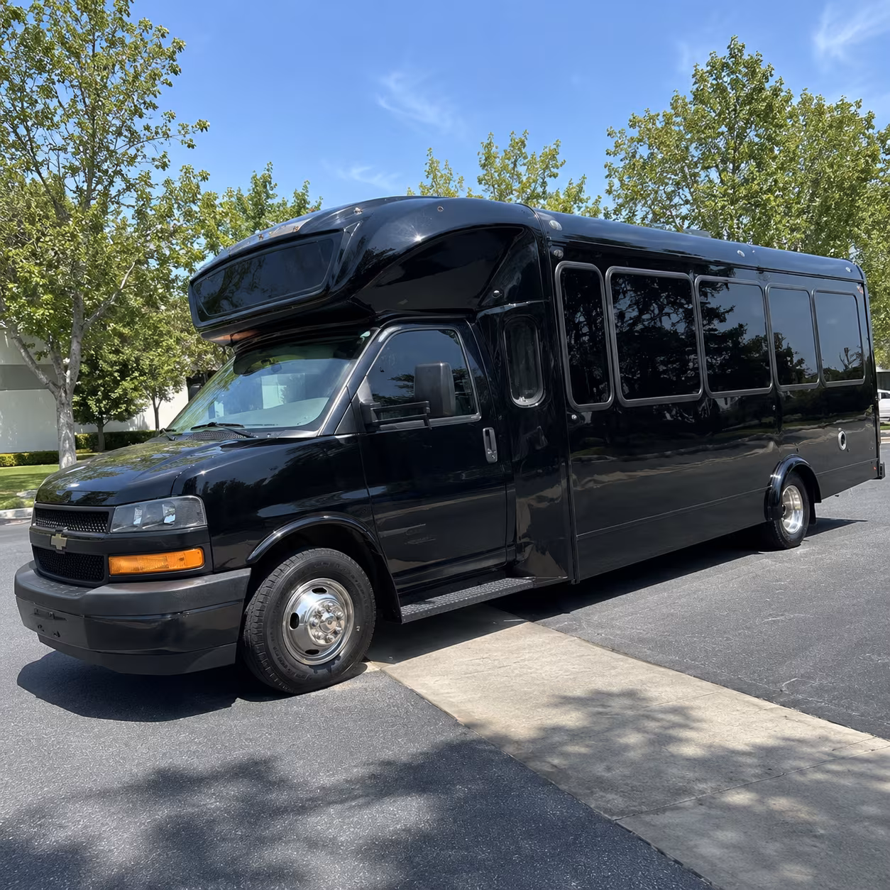 west new york 15 passenger party bus
